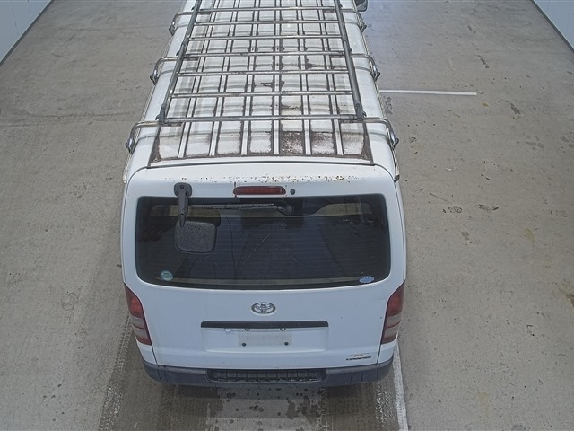 TOYOTA HIACE VAN 2010