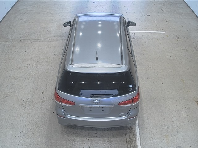 TOYOTA WISH 2011