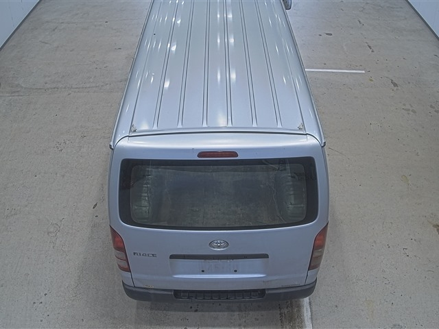 TOYOTA HIACE VAN 2010