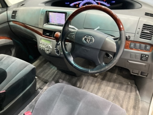 TOYOTA ESTIMA 2010