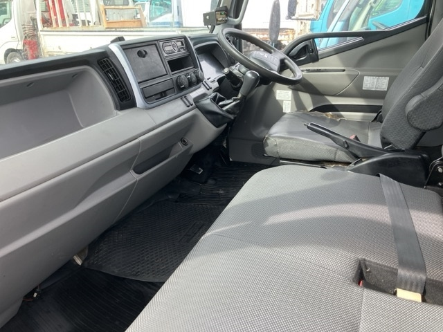 MITSUBISHI CANTER 2017