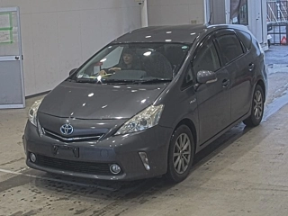 TOYOTA PRIUS ALPHA 2014