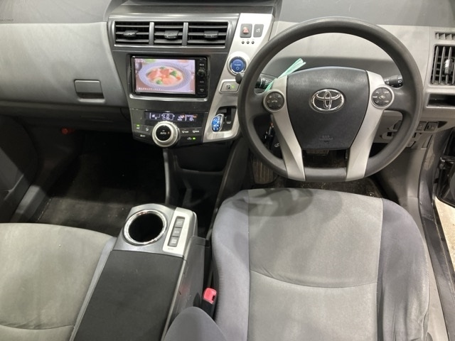 TOYOTA PRIUS ALPHA 2014