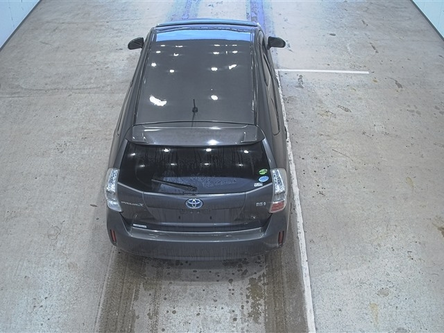 TOYOTA PRIUS ALPHA 2014