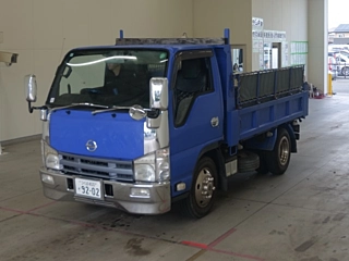 NISSAN ATLAS 2010