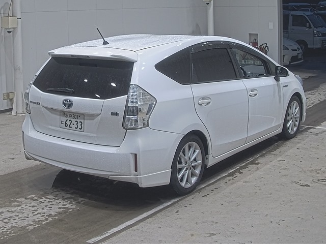 TOYOTA PRIUS ALPHA 2012