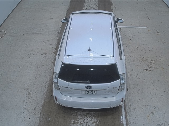 TOYOTA PRIUS ALPHA 2012