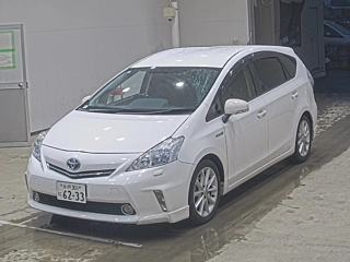 TOYOTA PRIUS ALPHA 2012