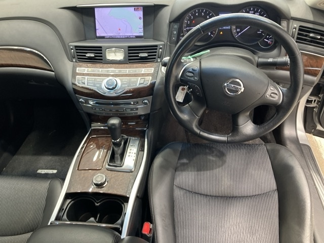 NISSAN FUGA 2012