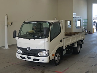 TOYOTA DYNA 2017