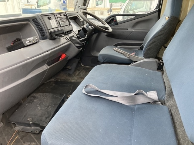 MITSUBISHI CANTER 2011