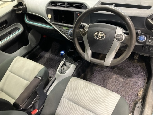 TOYOTA AQUA 2012