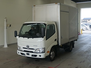 TOYOTA DYNA 2019