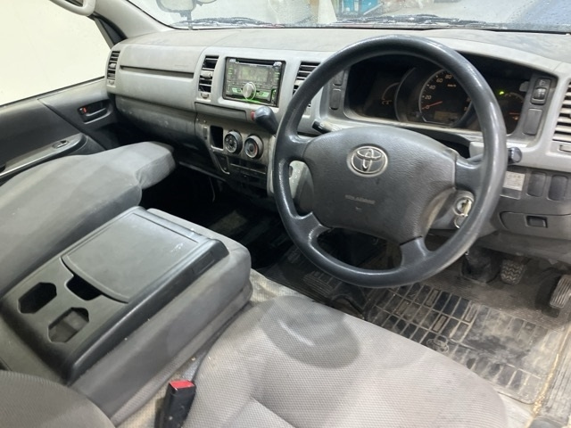 TOYOTA HIACE VAN 2012
