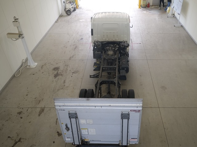 ISUZU ELF 2012