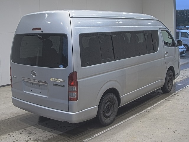 TOYOTA HIACE 2013