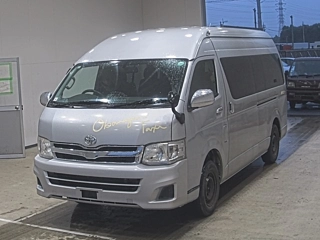 TOYOTA HIACE 2013