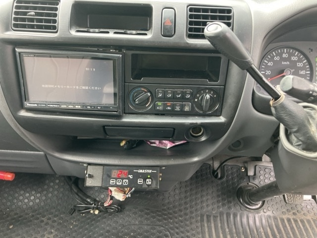 MAZDA BONGO VAN 2012