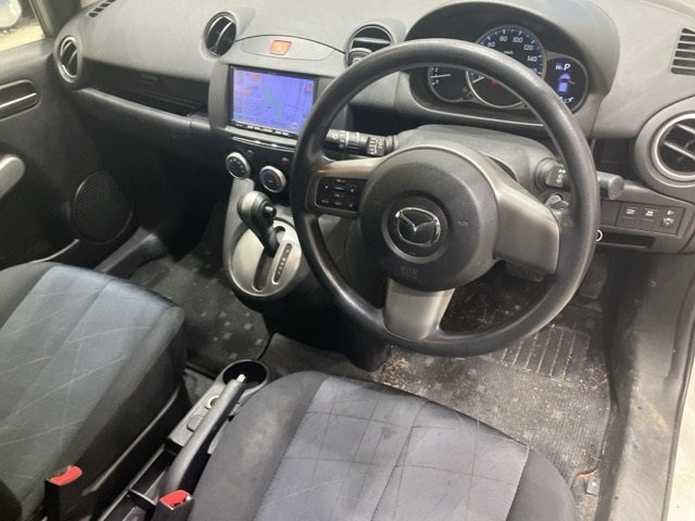 MAZDA DEMIO 2012