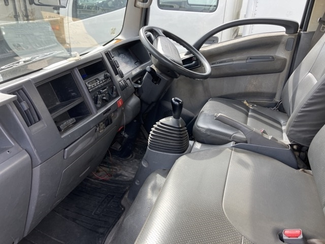 ISUZU ELF 2012