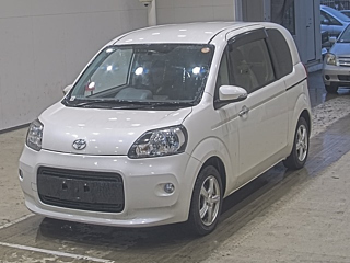 TOYOTA PORTE 2015