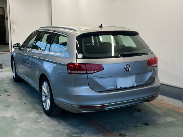 VOLKSWAGEN PASSAT VARIANT 2016
