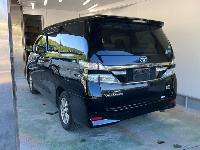 TOYOTA VELLFIRE 2013