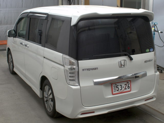 HONDA STEP WAGON 2014
