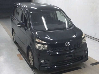 TOYOTA VOXY 2010