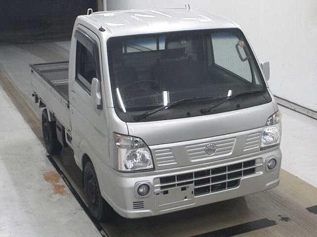 NISSAN CLIPPER TRUCK 2015