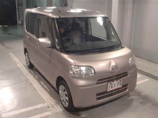 DAIHATSU TANTO 2012