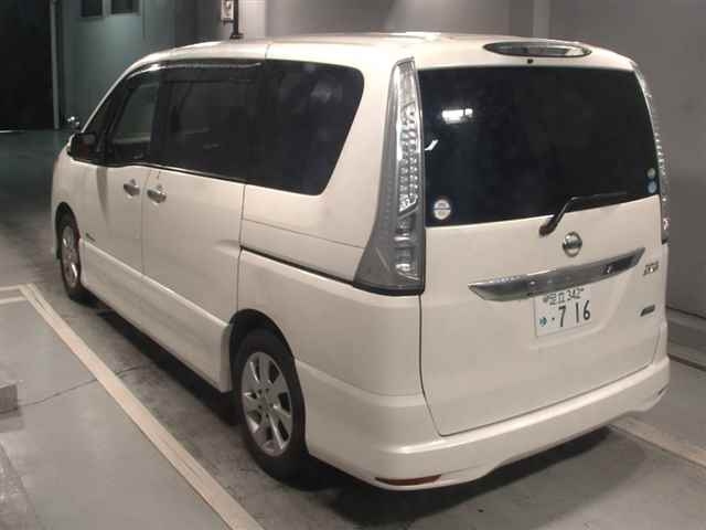 NISSAN SERENA 2013