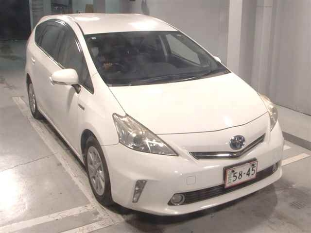 TOYOTA PRIUS ALPHA 2012