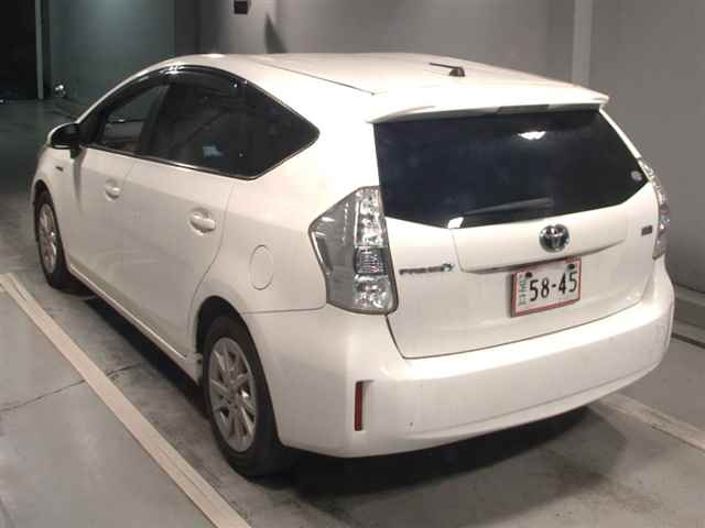 TOYOTA PRIUS ALPHA 2012