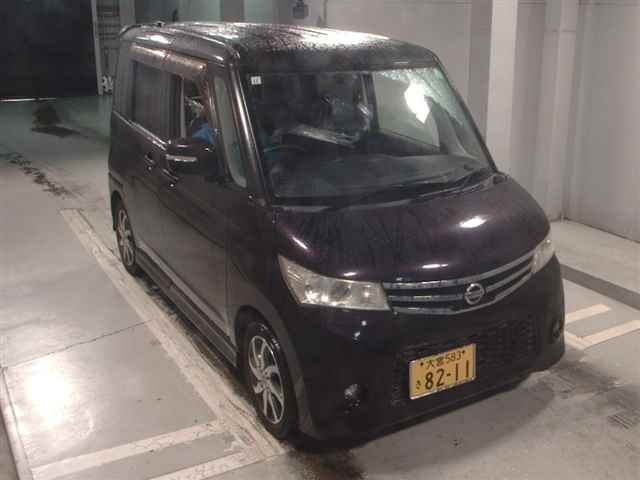 NISSAN ROOX 2011