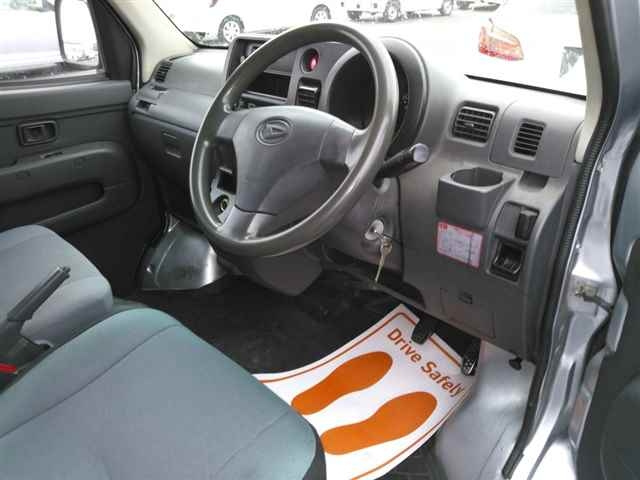 DAIHATSU HIJET VAN 2012