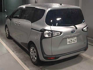 TOYOTA SIENTA 2016