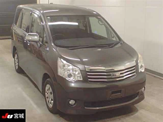 TOYOTA NOAH 2012