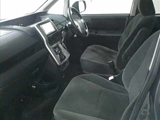 TOYOTA NOAH 2012