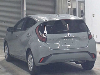 TOYOTA AQUA 2023