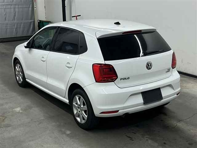 VOLKSWAGEN POLO 2014