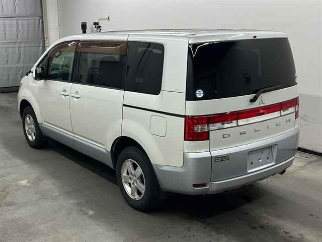MITSUBISHI DELICA D5 2008