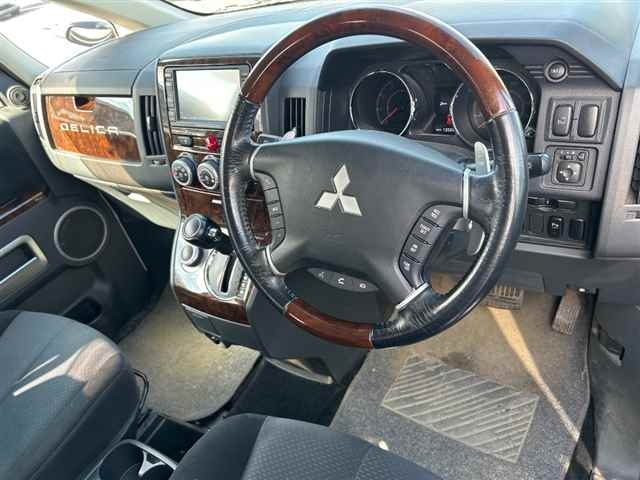 MITSUBISHI DELICA D5 2010