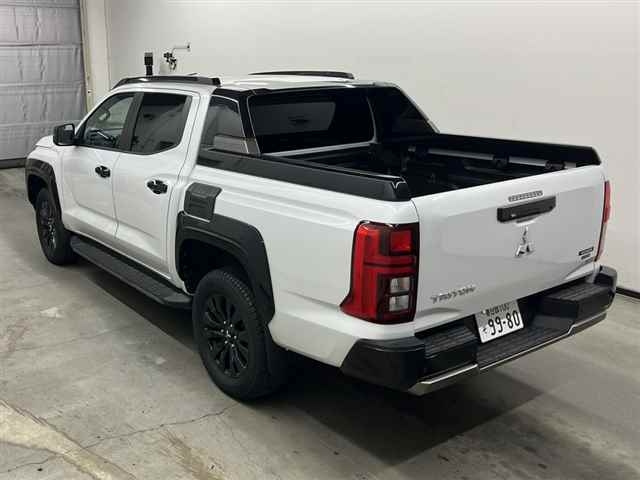MITSUBISHI TRITON 2024