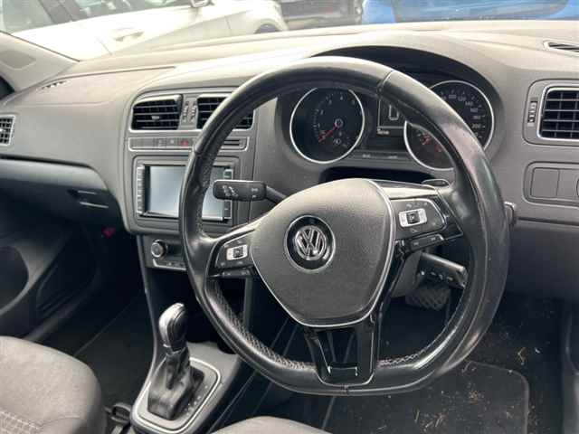 VOLKSWAGEN POLO 2016