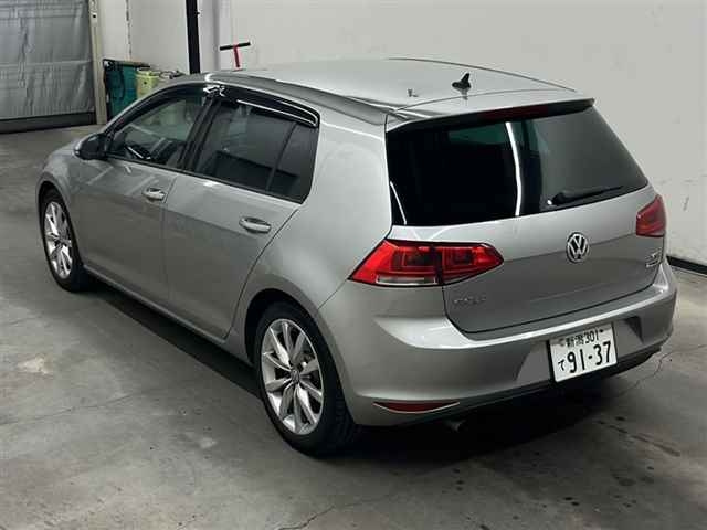 VOLKSWAGEN GOLF 2017
