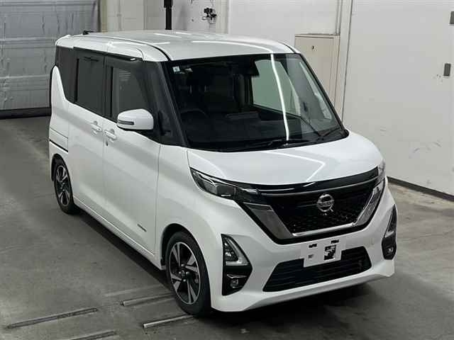 NISSAN ROOX 2021