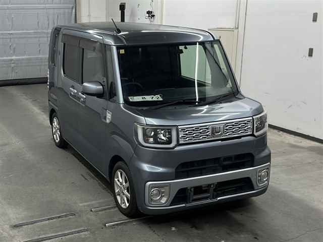DAIHATSU WAKE 2014
