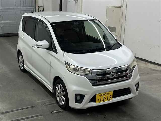 NISSAN DAYZ 2013