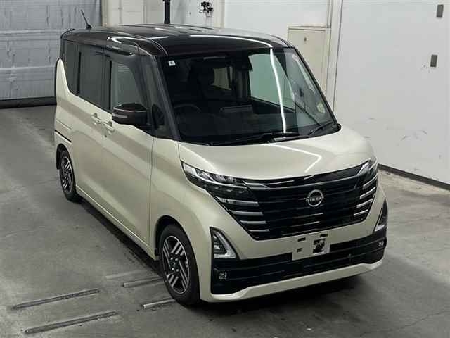 NISSAN ROOX 2024